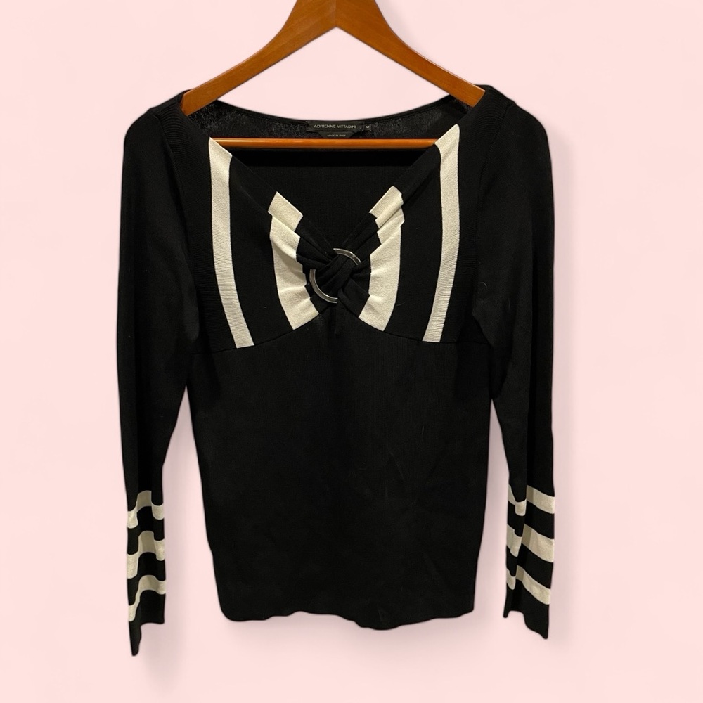 Groovy Y2K twisty O Ring black white sweater Adrienne Vitaddini
